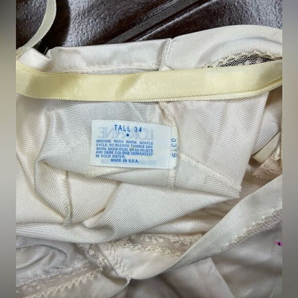 Lorraine nude nylon vintage slip sz 34 Tall - Picture 3 of 9
